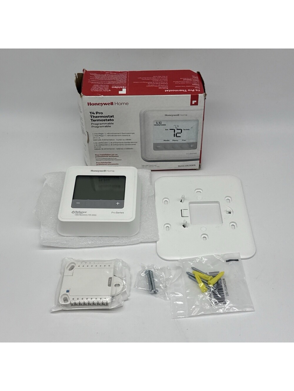 Honeywell T4 Pro Programmable Thermostat - TH4110U2005/U New Open Box